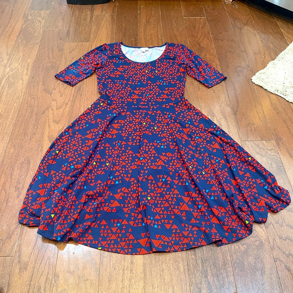 Lularoe Nicole Red Blue Arrow Print Comfy Flattering Dress Size large